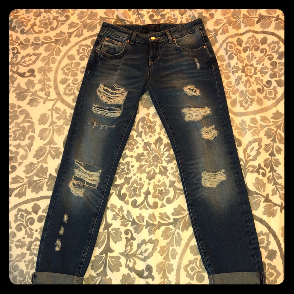 Zara women’s ripped jeans